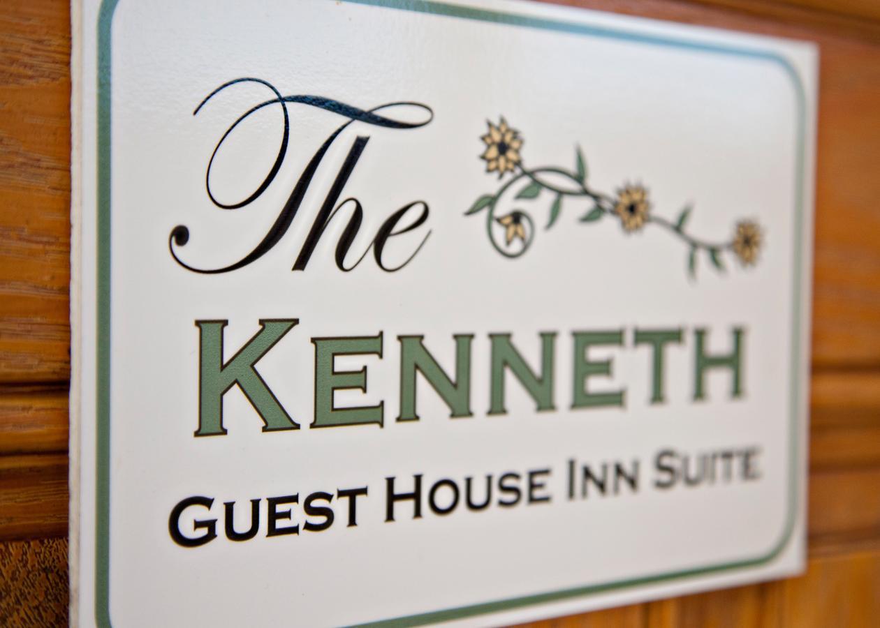 The Guest House Inn On Courthouse Square Hinton 外观 照片